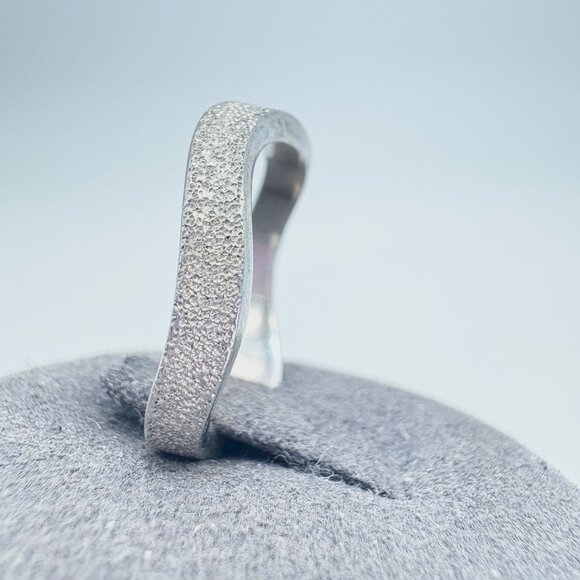 VTG Solid Sterling Silver 925 Textured Freeform Abstract Band Ring Size 8.25 - Picture 6 of 10